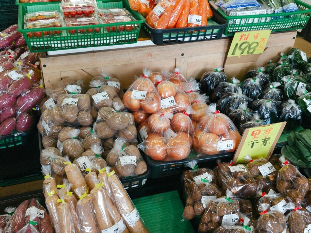 スーパーの野菜売り場