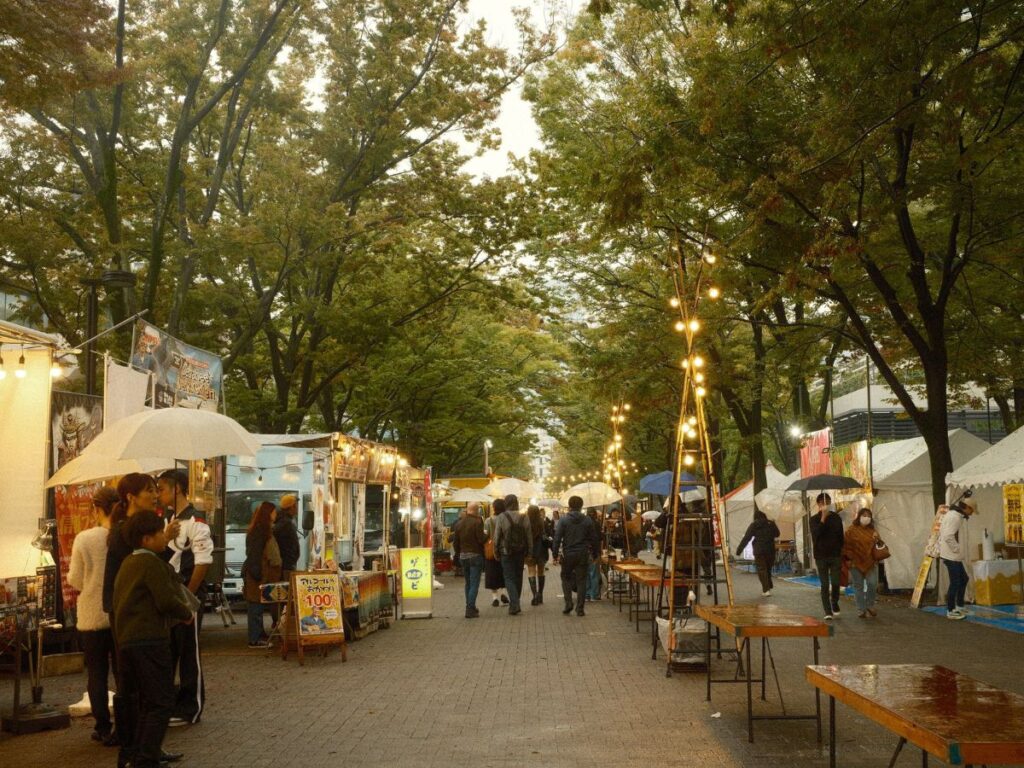 農産物を販売するマルシェ会場